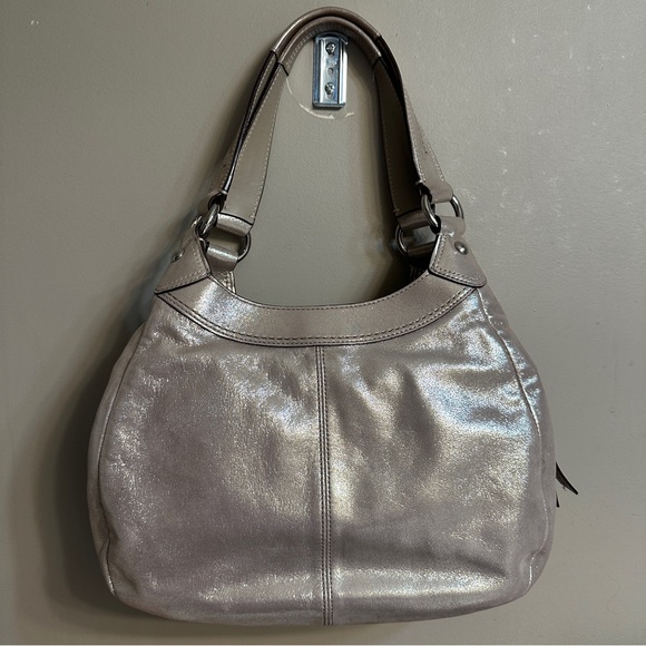Authentic Coach Bag in Metallic Gold - Picture 5 of 15